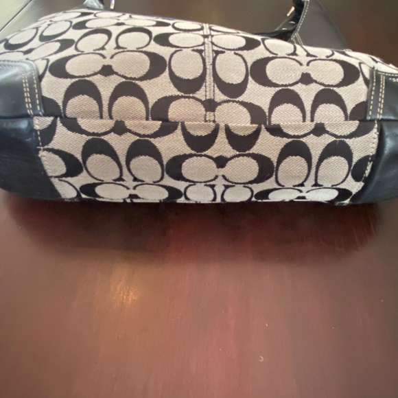 Coach Hampton Shoulder Bag - Picture 5 of 8